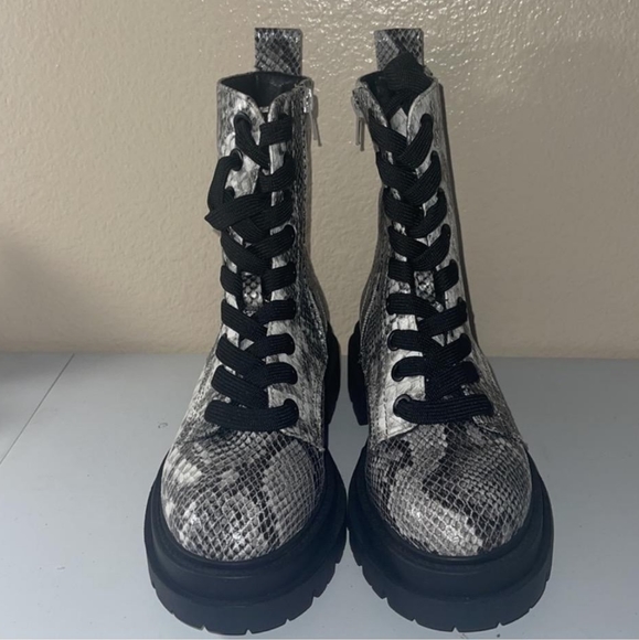 Boots - Picture 2 of 4